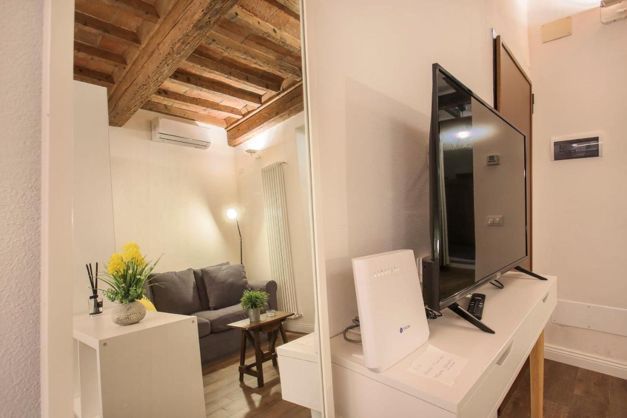 Oltrarno Suite In Florencia Exterior foto